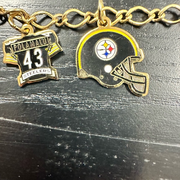 Pittsburgh Steelers gold bracelet with five charms - Picture 4 of 4